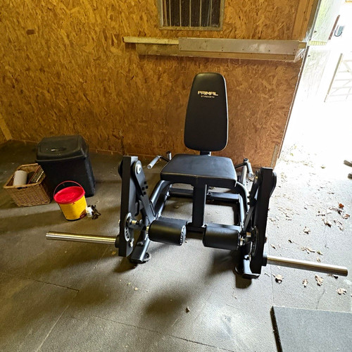 Primal strength plate - primal, plate-loaded